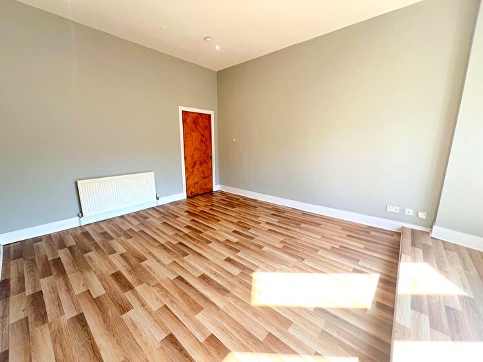2 Bedroom Flat To Rent In High Street, Paisley, PA1