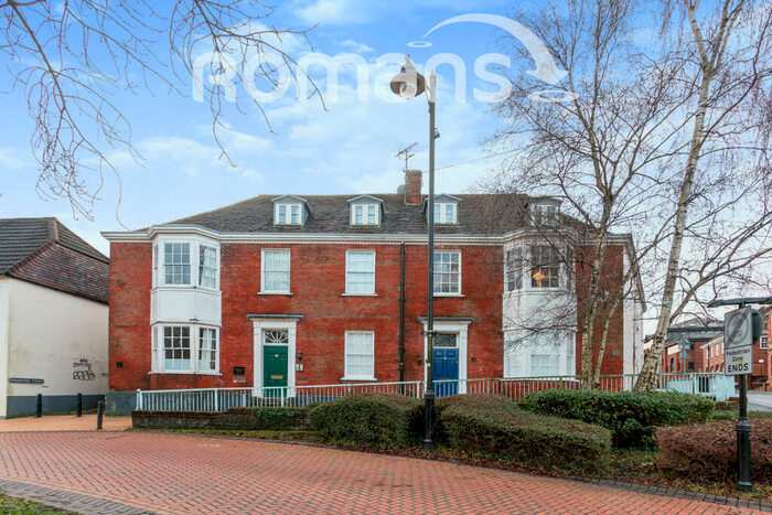 1 Bedroom Apartment To Rent In Windover Mews, Cross Street, RG21