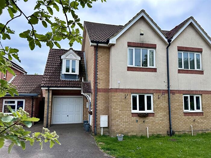 3 Bedroom Semi-Detached House For Sale In Butterside Road, Kingsnorth, Ashford, TN23