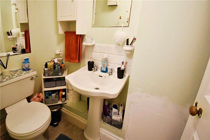1 Bedroom Apartment For Sale In Bell Street, Romsey, Hampshire, SO51