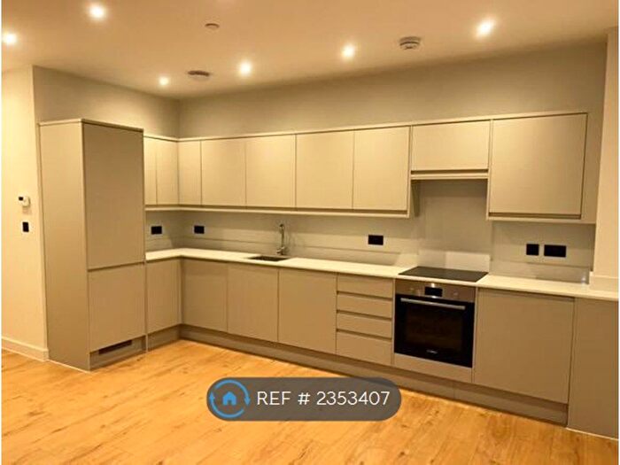 2 Bedroom Flat To Rent In Church Street East, Woking, GU21