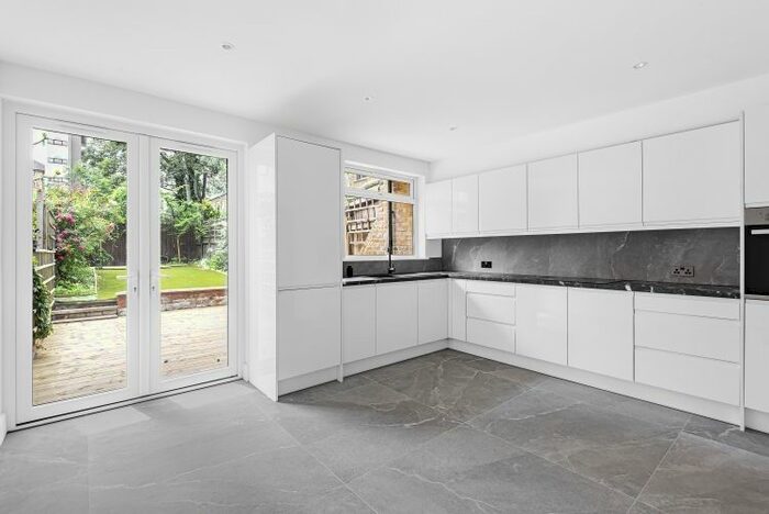 4 Bedroom Flat To Rent In Jerome Crescent, London, NW8