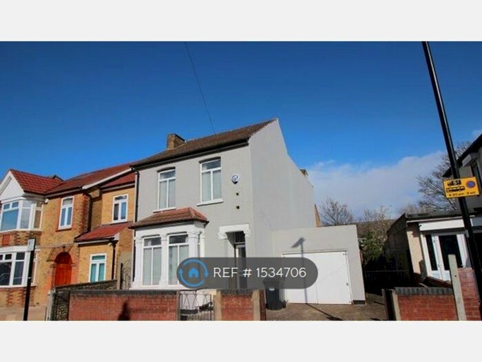 4 Bedroom Detached House To Rent In Clare Road, Hounslow, TW4