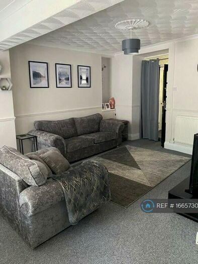 3 Bedroom Terraced House To Rent In Miskin Road, Tonypandy, CF40