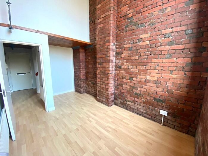 1 Bedroom Flat To Rent In Whingate, Leeds, LS12