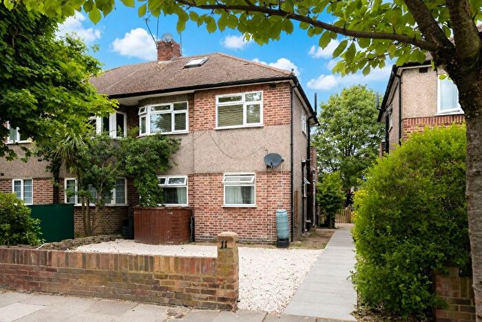 2 Bedroom Maisonette For Sale In Amyand Park Road, Twickenham, Mins Station, TW1