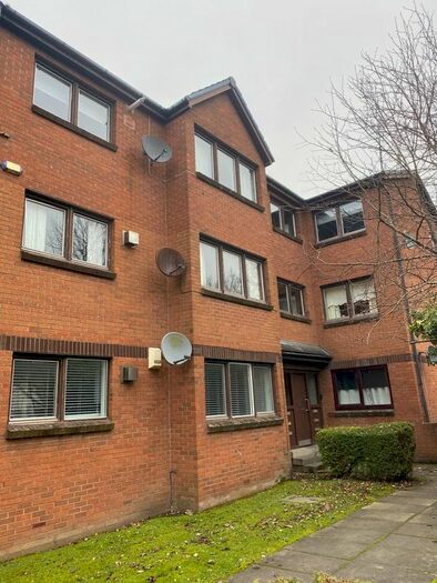 2 Bedroom Flat To Rent In Whittagreen Court, Newarthill, Motherwell, ML1
