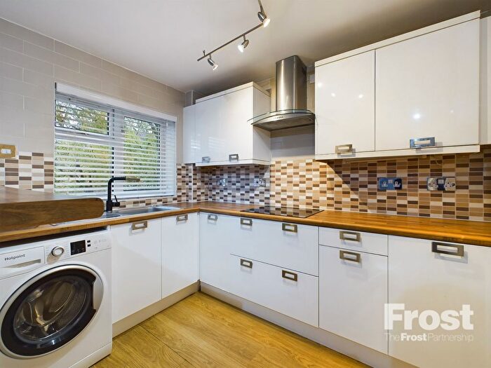 1 Bedroom Flat To Rent In Dickenson Road, Feltham, TW13