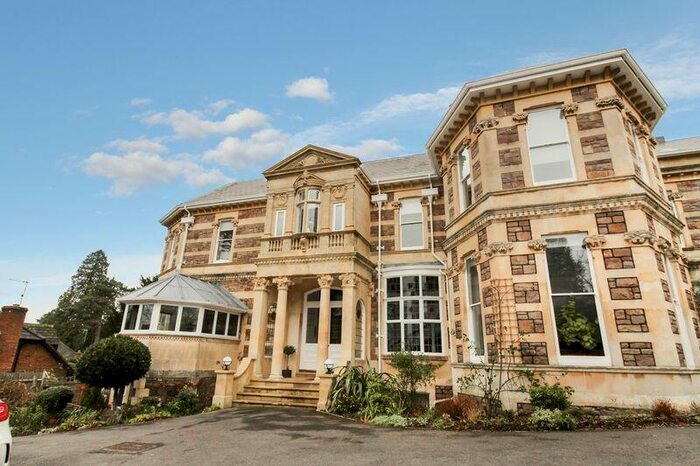 2 Bedroom Flat To Rent In Saville Road, Stoke Bishop, BS9