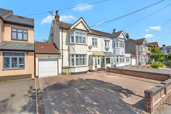 5 Bedroom Semi-Detached House For Sale In Fairholme Avenue, Romford, RM2