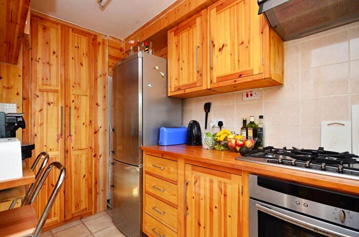 1 Bedroom Flat To Rent In Lambeth Walk, , Kennington, London, SE11