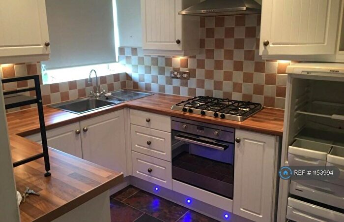 2 Bedroom Flat To Rent In Brighton Road, Burgh Heath, Tadworth, KT20