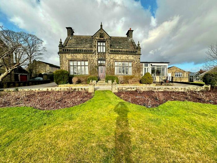 3 Bedroom House To Rent In Sheriff Lane, Bingley, West Yorkshire, Uk, BD16