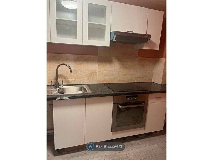 2 Bedroom Flat To Rent In Maytrees, Eastville, Bristol, BS5