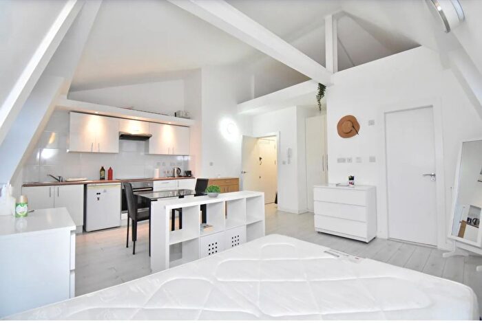 Studio To Rent In Warwick Road, Earls Court, SW5