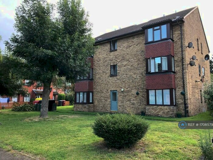 Studio To Rent In Mead Avenue, Langley, Slough, SL3