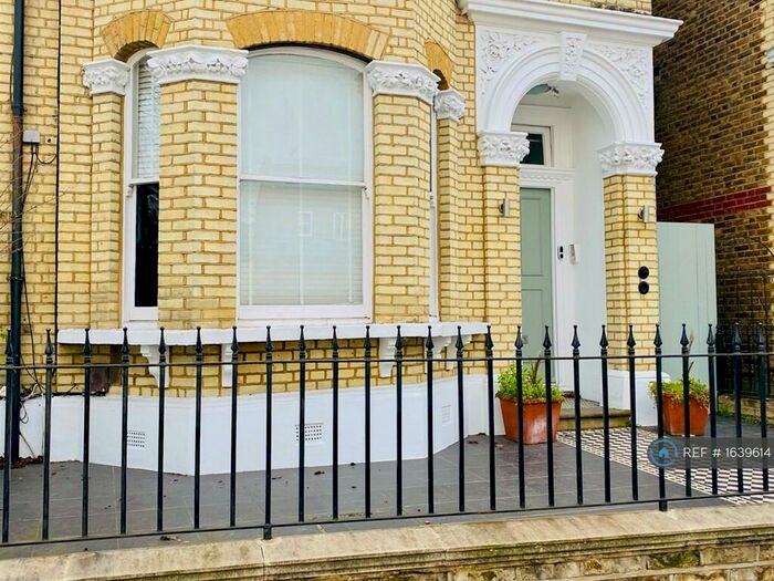 2 Bedroom Flat To Rent In Malwood Road, London, SW12