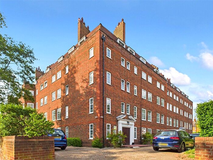 2 Bedroom Flat To Rent In Richmond Road, Twickenham, TW1