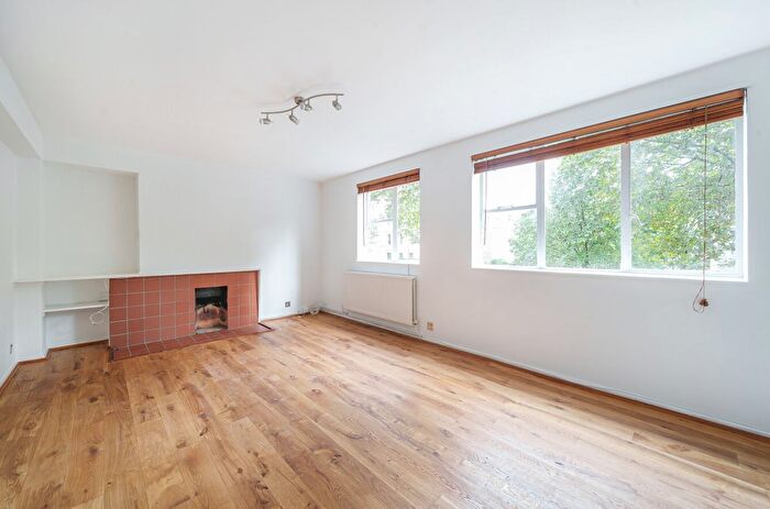 2 Bedroom Flat To Rent In Clifton Gardens, Little Venice, W9