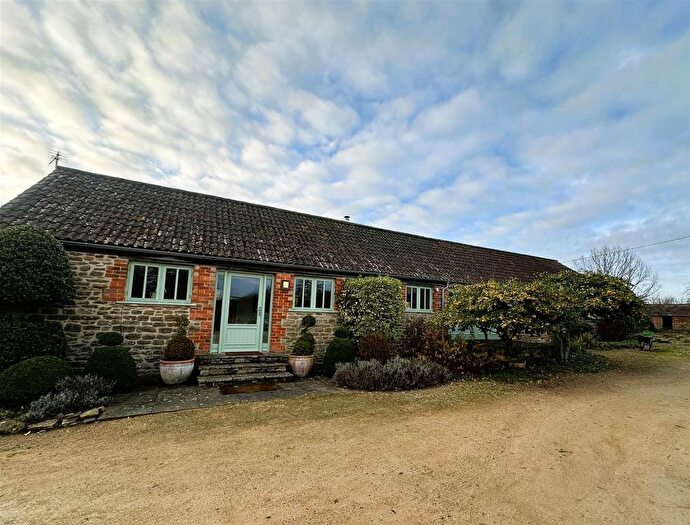 3 Bedroom Barn Conversion To Rent In Spirthill, Calne, SN11