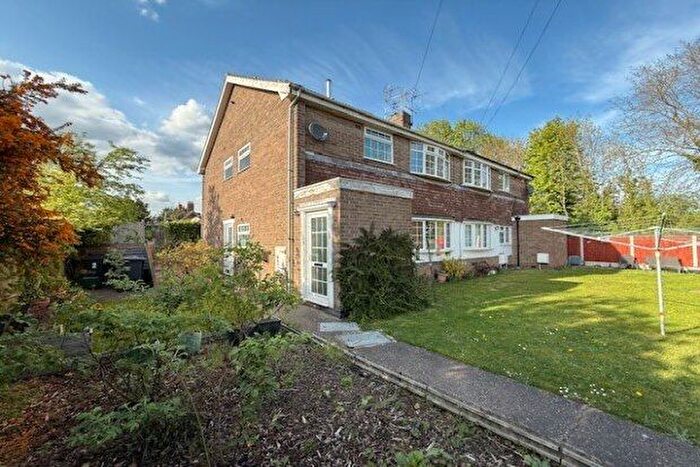 2 Bedroom Flat To Rent In Shearing Close, Nottingham, NG4