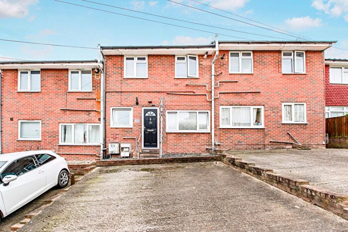 1 Bedroom Maisonette For Sale In Bevis Close, Dartford, DA2