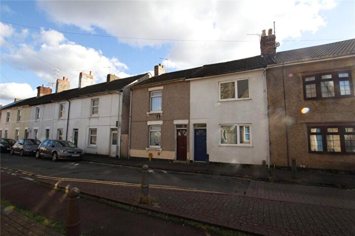 3 Bedroom Terraced House To Rent In King William Street, Old Town, SN1