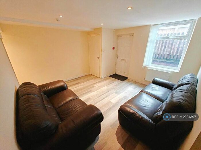 1 Bedroom Flat To Rent In Burlington Place, Leeds, LS11