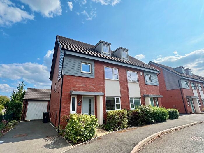 4 Bedroom Semi-Detached House To Rent In Summer Crescent, Nottingham, NG9