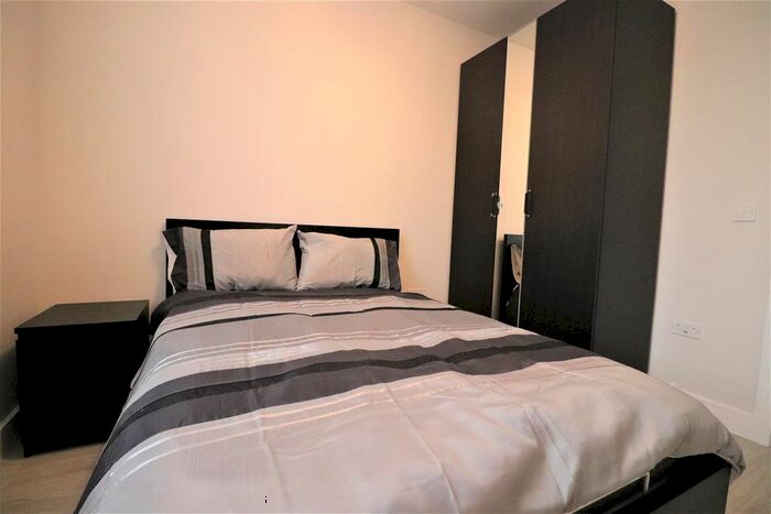 1 Bedroom Flat To Rent In Westcombe House, Uxbridge, UB8