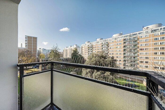 2 Bedroom Flat To Rent In Churchill Gardens, Pimlico, London, SW1V