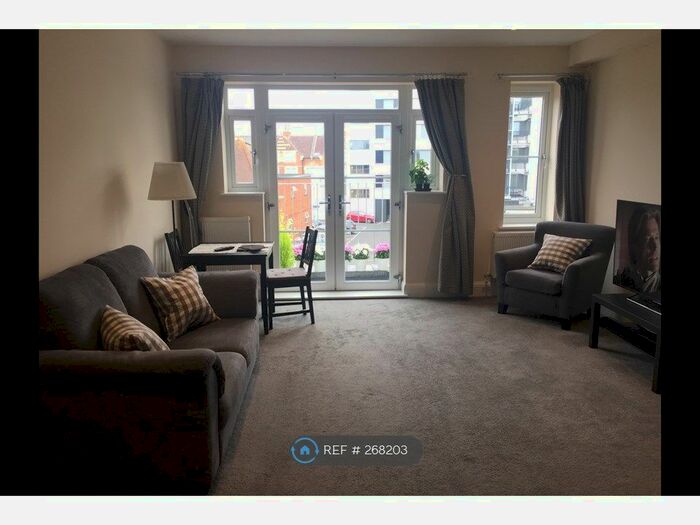 1 Bedroom Flat To Rent In Durham Road, Raynes Park SW20