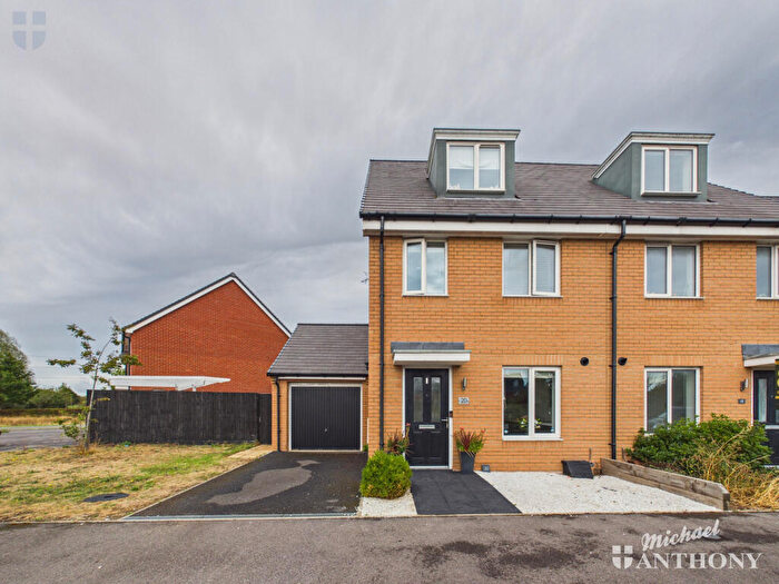 3 Bedroom Semi-Detached House For Sale In Seabright Way, Aylesbury, HP18