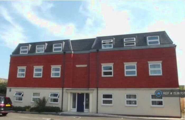 2 Bedroom Flat To Rent In Saffron Drive, Wickford, SS11