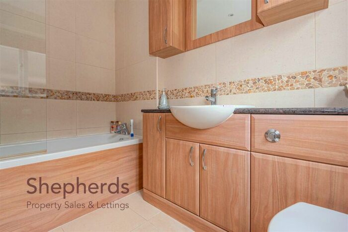 4 Bedroom Detached House For Sale In Tatsfield Avenue, Nazeing, EN9