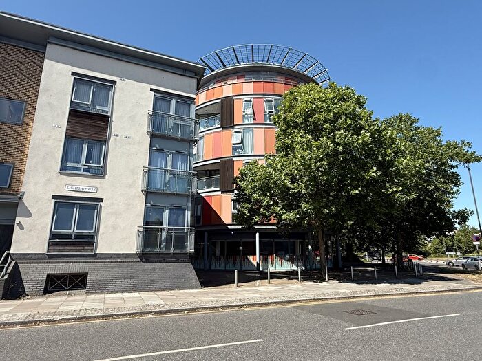 2 Bedroom Flat To Rent In Quayside Drive, Colchester, Essex, CO2