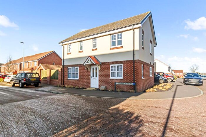3 Bedroom Detached House For Sale In Matheson Place, Wick, Littlehampton, BN17