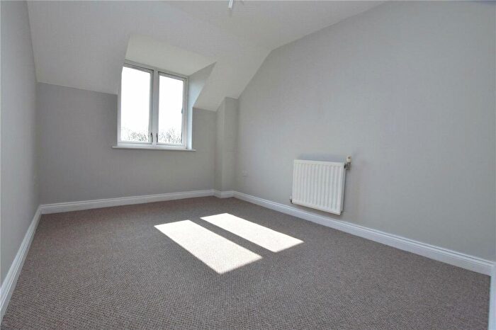 2 Bedroom Apartment To Rent In William Court, Chalfont Road, London, SE25