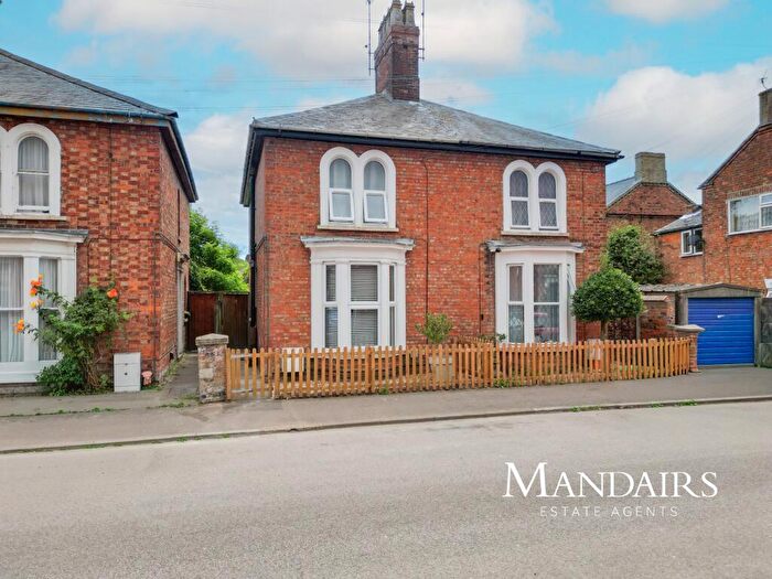 2 Bedroom Semi-Detached House For Sale In Henrietta Street, Spalding, PE11