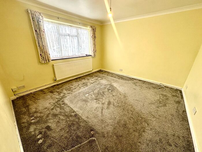 4 Bedroom Semi-Detached House To Rent In Kingsbridge Road, Southall, UB2