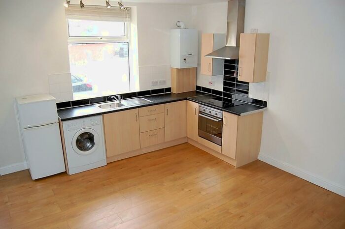 2 Bedroom Terraced House To Rent In Leeds Road, Huddersfield, West Yorkshire, HD2