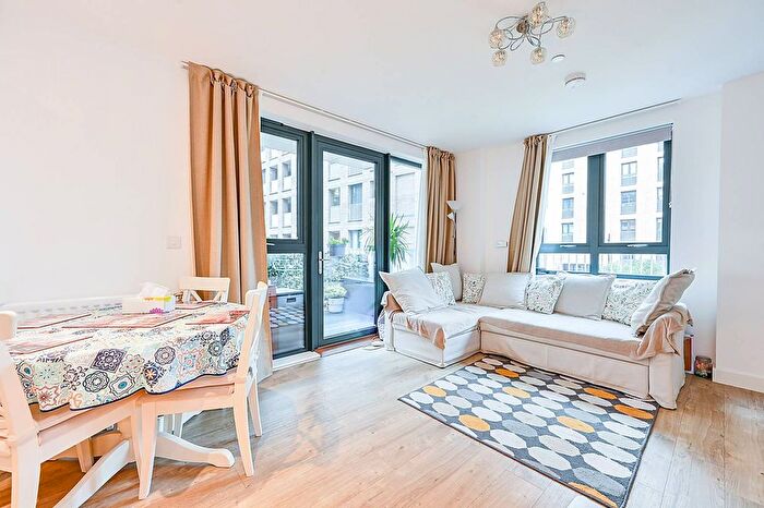 2 Bedroom Flat For Sale In Lakeside Drive, Park Royal, London, NW10