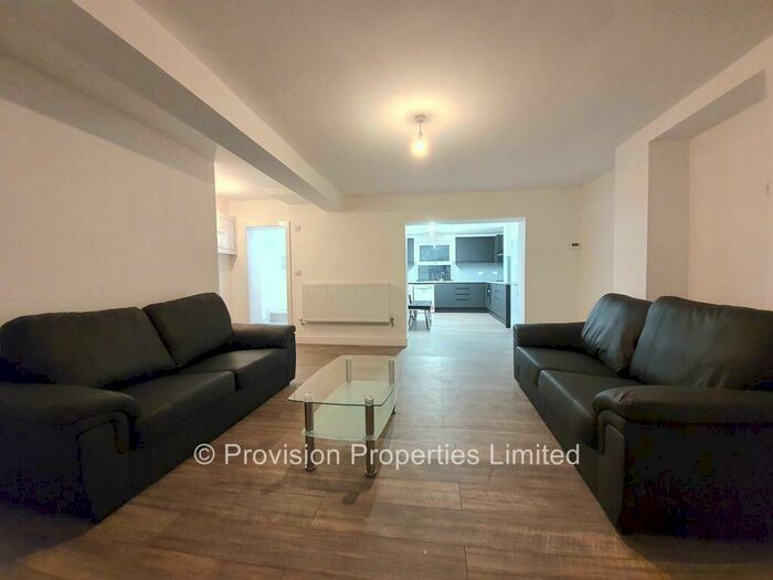 6 Bedroom Terraced House To Rent In Ash Grove, Hyde Park, Leeds, LS6