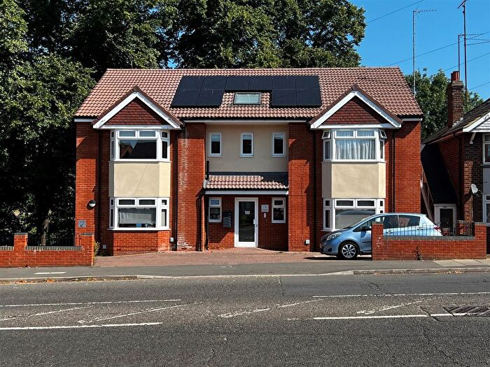 1 Bedroom Flat To Rent In Kingsley Road, Northampton, NN2