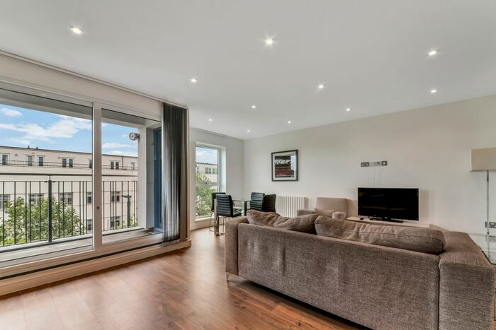 2 Bedroom Flat To Rent In Abbey Court, Wimbledon, London, SW20