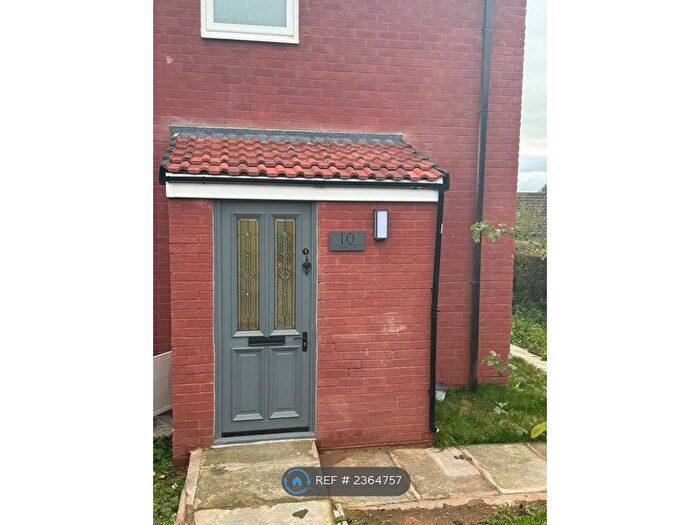 3 Bedroom Semi-Detached House To Rent In Lanark Close, Heywood, OL10