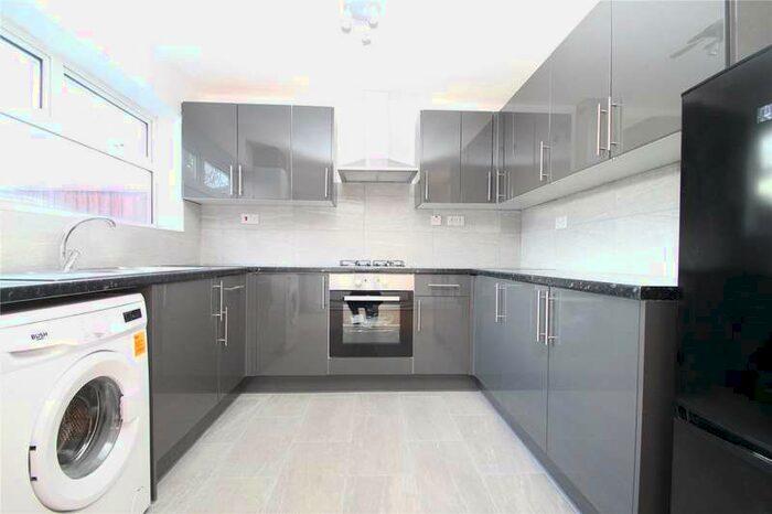 3 Bedroom Terraced House To Rent In Petworth Way, Hornchurch, RM12