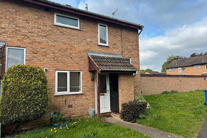 2 Bedroom End Of Terrace House To Rent In Westmead, Goldsworth Park, Woking, GU21