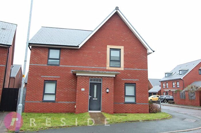 4 Bedroom Detached House To Rent In Charlton Street, Castleton, Rochdale, OL11
