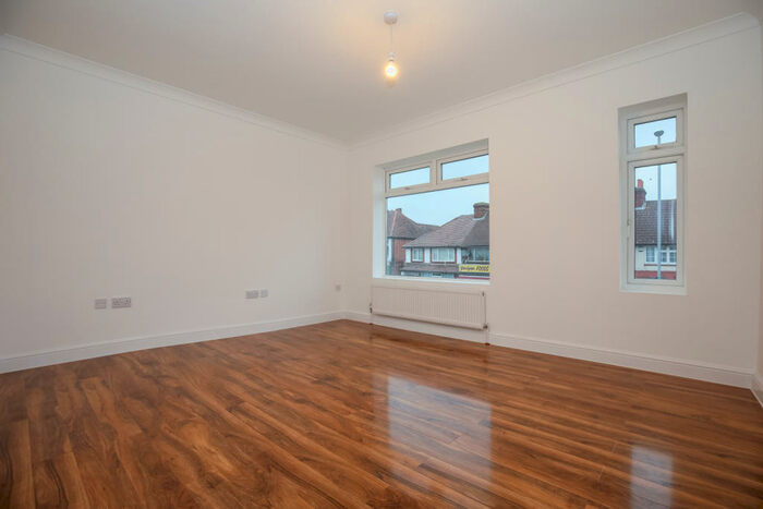 1 Bedroom Flat To Rent In Burlington Road, KT3